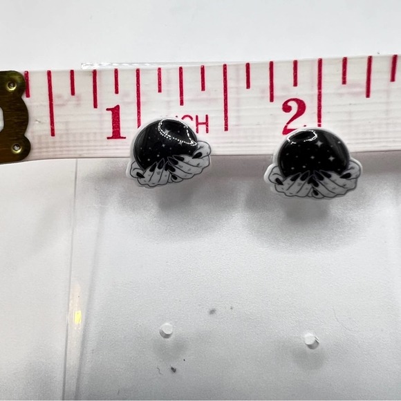 Night Goddess, tarot, hands and stars stud earrings. Small. - Picture 8 of 12